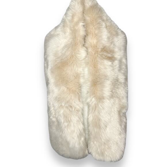 Elegant Faux Fur Cream / Tan Wrap One Size - Picture 3 of 10